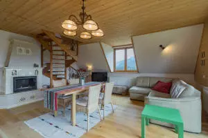Appartement HANKA - salon avec cheminée